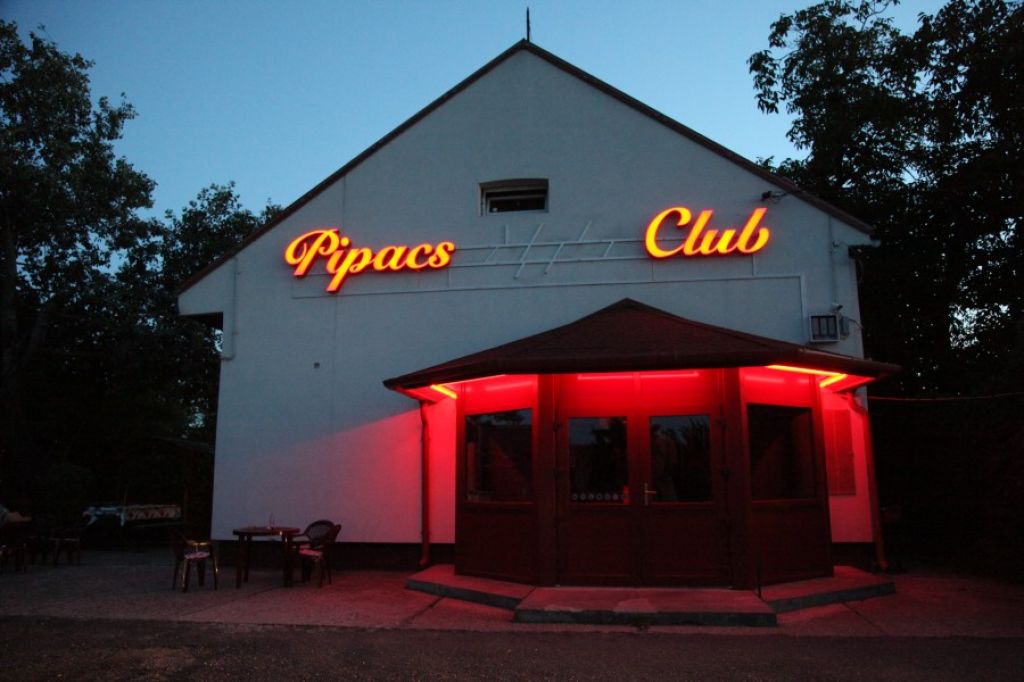 Pipacs Private Club in 9200 Mosonmagyaróvár
